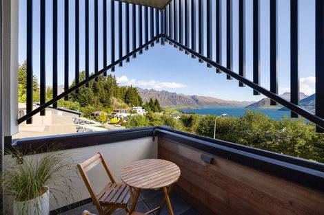 Photo of property in 14 Vancouver Drive, Queenstown, 9300