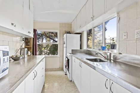 Photo of property in 90 Raumati Road, Raumati Beach, Paraparaumu, 5032