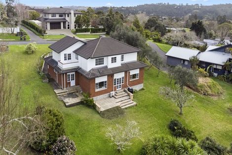 Photo of property in 8a Wainoni Heights, Greenhithe, Auckland, 0632