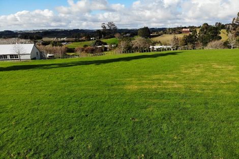 Photo of property in 33 Osbaldiston Lane, Kaukapakapa, 0873