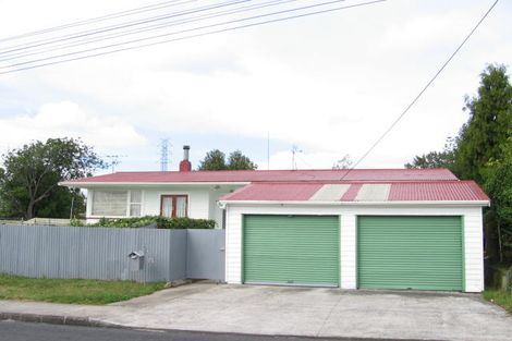 Photo of property in 1b Grainger Road, Te Atatu South, Auckland, 0610