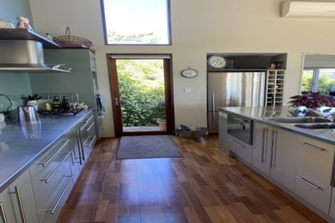 Photo of property in 22 Howard Road, Point Howard, Lower Hutt, 5013