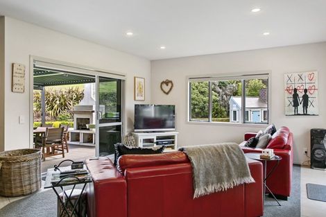 Photo of property in 72 Dalmore Way, Acacia Bay, Taupo, 3385