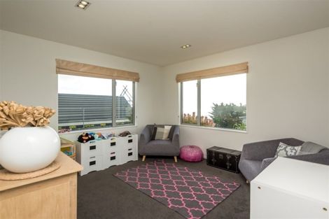 Photo of property in 25 Parkridge Place, Mount Pleasant, Christchurch, 8081