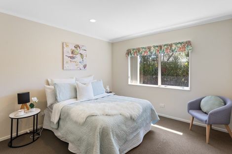 Photo of property in 5 Ashleigh Way, Waikanae Beach, Waikanae, 5036