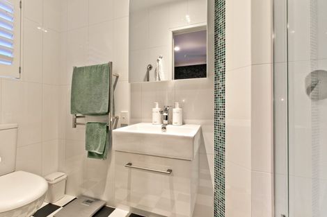 Photo of property in 11 Kimberly Grove, Greenhithe, Auckland, 0632