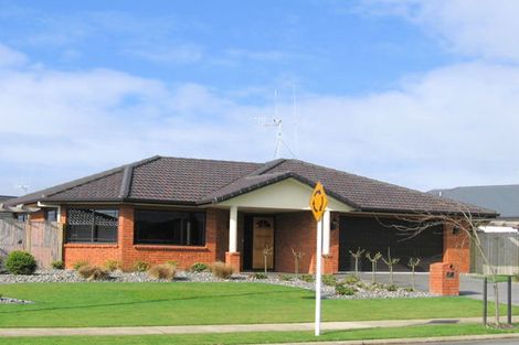 Photo of property in 18 Somerton Drive, Huntington, Hamilton, 3210