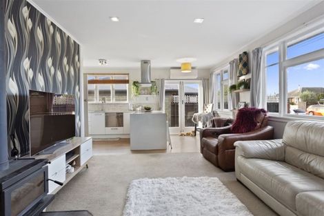 Photo of property in 98 Northcote Road, Northcote, Christchurch, 8052