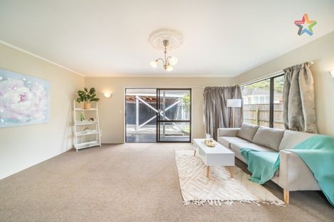 Photo of property in 2/33 Hay Street, Naenae, Lower Hutt, 5011