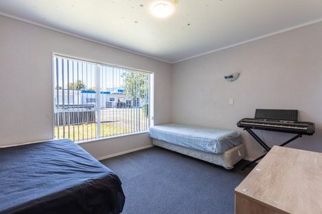 Photo of property in 57 Mclean Street, Woodville, 4920