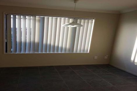 Photo of property in 2 Ballyward Close, East Tamaki, Auckland, 2013