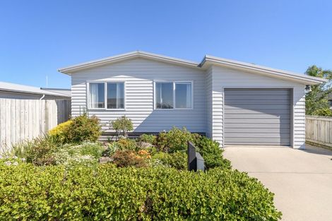 Photo of property in 11 Kamahi Crescent, Papamoa Beach, Papamoa, 3118
