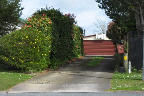 Photo of property in 5 Rangiora Place, Inglewood, 4330