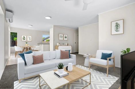 Photo of property in 11 Randwick Place, Randwick Park, Auckland, 2105