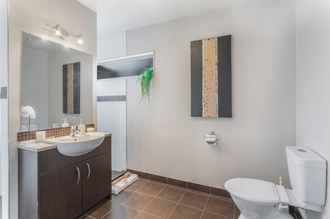 Photo of property in 17 Glen Bay Close, Pinehill, Auckland, 0632