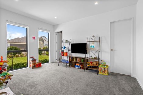 Photo of property in 11 Cutfield Lane, Kumeu, 0810