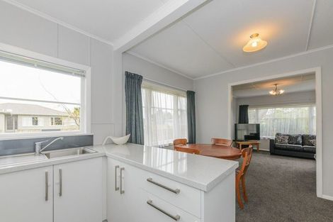 Photo of property in 8 Galway Avenue, Hokowhitu, Palmerston North, 4410