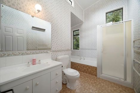 Photo of property in 47 Spencer Road, Lake Tarawera, Rotorua, 3076