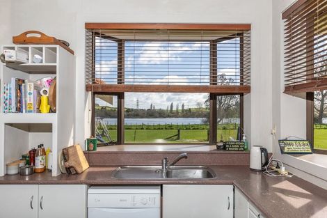 Photo of property in 122 Great South Road, Huntly, 3700