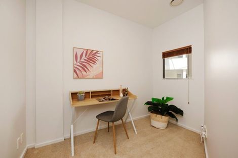 Photo of property in Stadium Garden Flats, 304/107 Thorndon Quay, Pipitea, Wellington, 6011