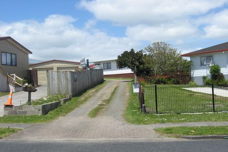 Photo of property in 1/53 Maplesden Drive, Clendon Park, Auckland, 2103