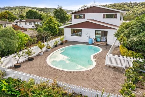 Photo of property in 127 Gemstone Drive, Birchville, Upper Hutt, 5018