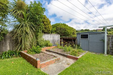 Photo of property in 39 Maungaraki Road, Korokoro, Lower Hutt, 5012