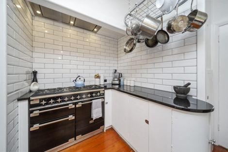 Photo of property in 15 Regan Street, Stratford, 4332