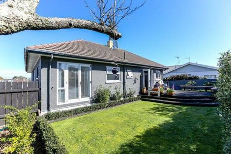 Photo of property in 11 Waimea Street, Westown, New Plymouth, 4310