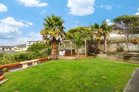 Photo of property in 24 Saint Ives Drive, Camborne, Porirua, 5026