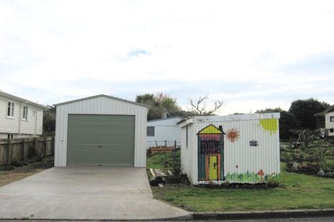 Photo of property in 1 Daphne Road, Tairua, 3508