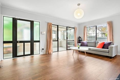 Photo of property in 11 Hiwihau Place, Glenfield, Auckland, 0629