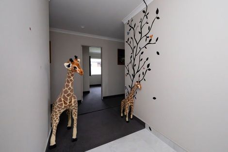 Photo of property in 7 Barry Curtis Place, Levin, 5510