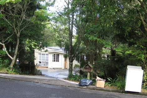 Photo of property in 33 Ngaio Road, Titirangi, Auckland, 0604