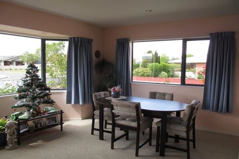 Photo of property in 4 Mayfair Grove, Alexandra, 9320