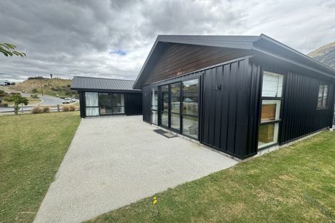 Photo of property in 2 Ashenhurst Way, Lower Shotover, Queenstown, 9304