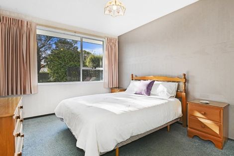 Photo of property in 92b Royal Park Drive, Parklands, Christchurch, 8083