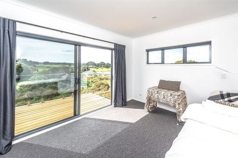 Photo of property in 34 Golf Vue Place, Castlecliff, Whanganui, 4501