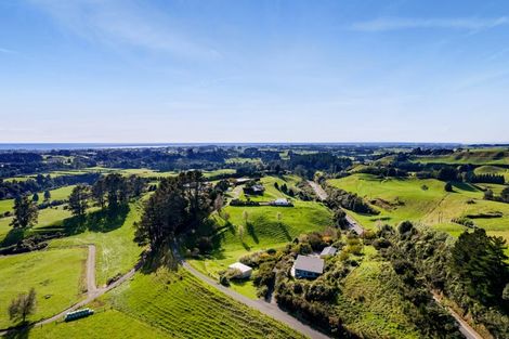 Photo of property in 10 Allan Road, Burgess Park, New Plymouth, 4371