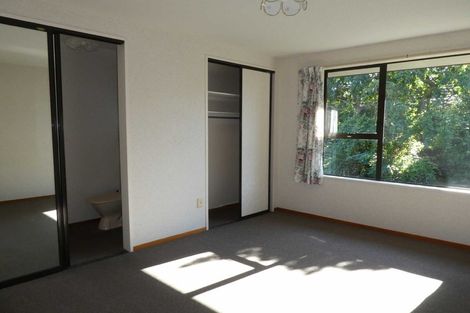 Photo of property in 8 Algie Place Avonhead Christchurch City