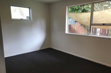 Photo of property in 20 Zingaro Place, Massey, Auckland, 0614