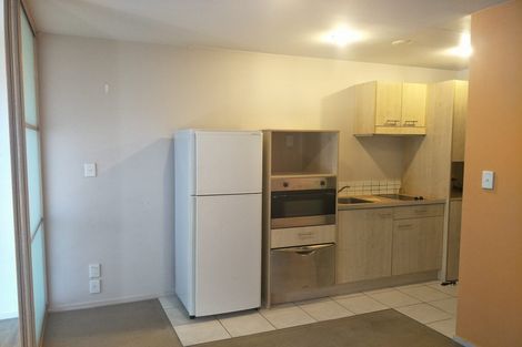 Photo of property in Harbour Green Apartments, 904/11 Union Street, Auckland Central, Auckland, 1010