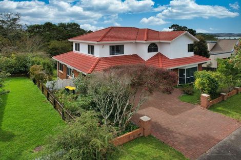 Photo of property in 10 Belvedere Court, West Harbour, Auckland, 0618