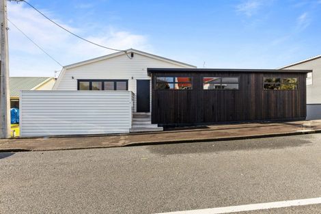 Photo of property in 19 Henui Street, Strandon, New Plymouth, 4312