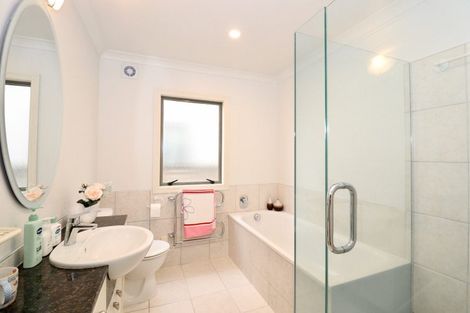 Photo of property in 1a Macleans Road, Bucklands Beach, Auckland, 2014