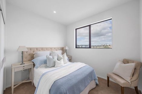 Photo of property in 7/11 Rengarenga Rise, Fairview Heights, Auckland, 0632