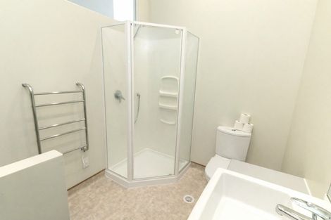 Photo of property in Stadium Garden Flats, 210/107 Thorndon Quay, Pipitea, Wellington, 6011