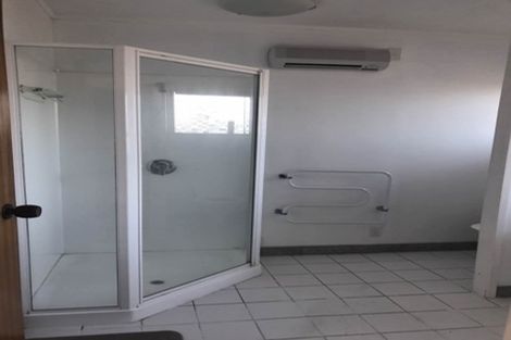 Photo of property in 8 Heaton Grove, Chatswood, Auckland, 0626