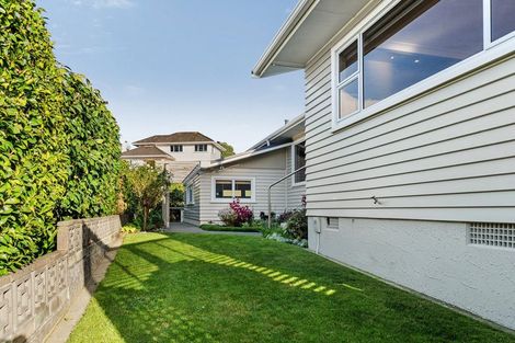 Photo of property in 410 Devon Street West, Lynmouth, New Plymouth, 4310