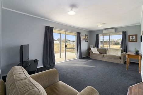 Photo of property in 11 Huntly Street, Foxton, 4814